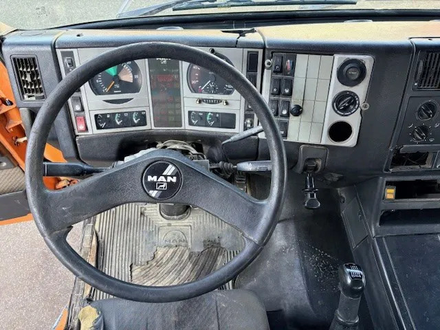 MAN 26.463 DFS 6x4 FULL SPRING SUSPENSION TRACTOR UNIT (EURO 2 / ZF16 MANUAL GEARBOX / ZF-INTARDER / FULL STEEL SUSPENSION / REDUCTION AXLES / HYDRAULIC KIT / ETC.) 9