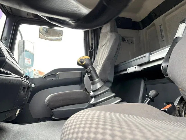 MAN TGA 33.460 BBS FULL STEEL SUSPENSION (ZF16 MANUAL GEARBOX / RETARDER / 13.000 KG. REDUCTION AXLES / HYDRAULIC KIT / AIRCONDITIONING) 10