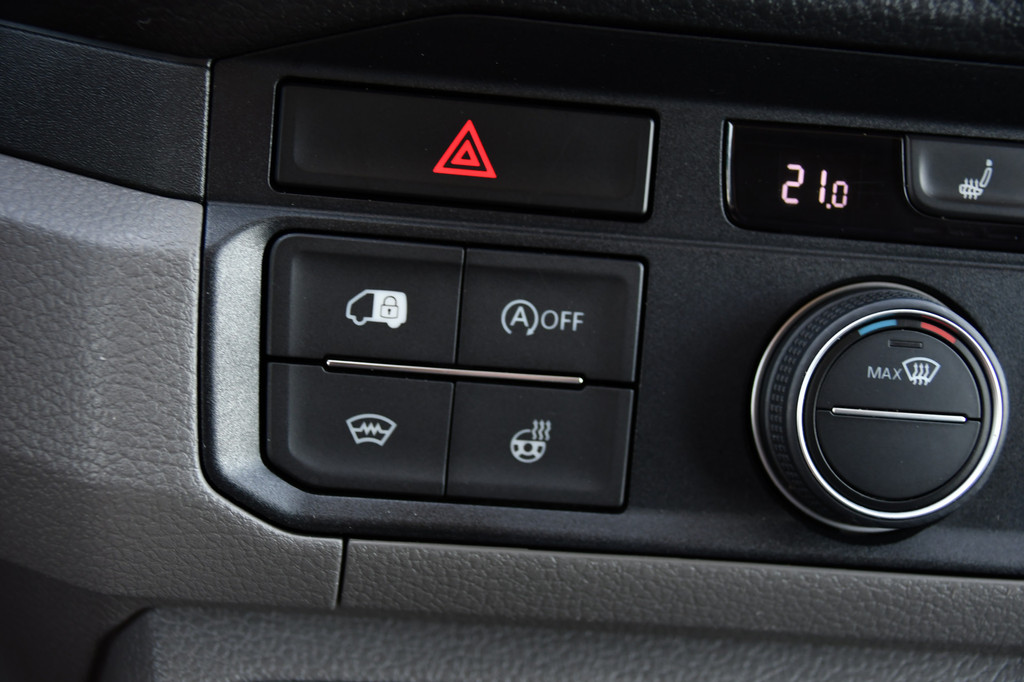 MAN TGE 3.180 35 2.0 L3H2 Black Edition FULL Options! Adaptieve Cruise, Camera, Carplay, 2 x Schuifdeur, LED, Clima, Stoelverarming, Multimedia, Stuurverwarming, Uniek! 20
