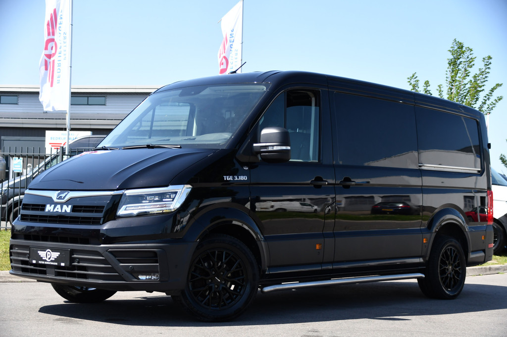 MAN TGE 3.180 35 2.0 L3H2 Black Edition FULL Options! Adaptieve Cruise, Camera, Carplay, 2 x Schuifdeur, LED, Clima, Stoelverarming, Multimedia, Stuurverwarming, Uniek! 4