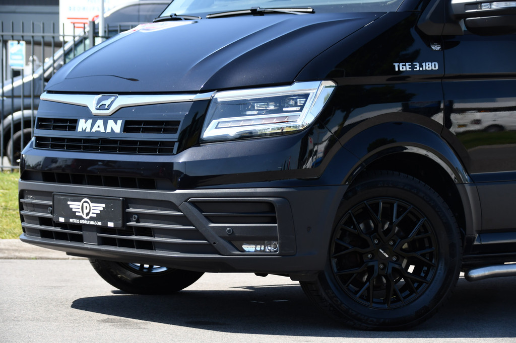 MAN TGE 3.180 35 2.0 L3H2 Black Edition FULL Options! Adaptieve Cruise, Camera, Carplay, 2 x Schuifdeur, LED, Clima, Stoelverarming, Multimedia, Stuurverwarming, Uniek! 7