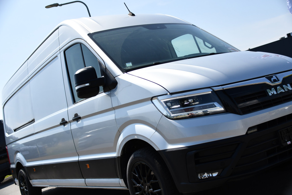 MAN TGE 3.180 35 2.0 L4H3 PB Edition Cruise, Camera, Carplay, 177pk, LED, Clima, Trekhaak, Automaat, Sensoren, Geveerde stoel, Uniek! 17