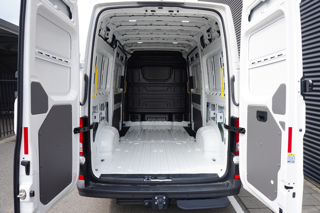 MAN TGE 30 2.0 Standaard Hoog Man TGE 2.140 6 handversnelling L3H3 2 schuifdeuren 10