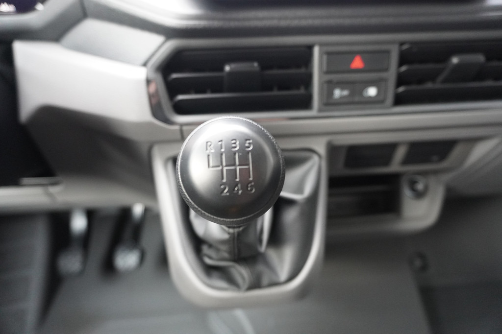 MAN TGE 30 2.0 Standaard Hoog Man TGE 2.140 6 handversnelling L3H3 2 schuifdeuren 16