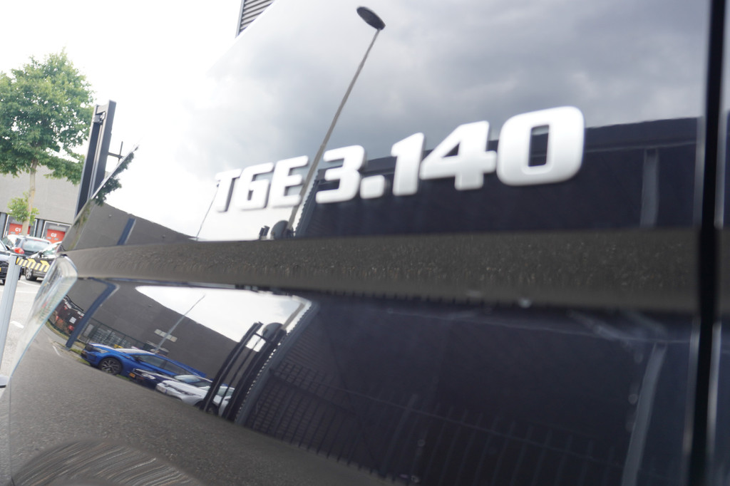 MAN TGE 35 2.0 Standaard L3 Hoog Man TGE 35 2.0 Standaard L3 Hoog Aut 2 schuifdeuren FACELIFT Commander BOMVOL! 12