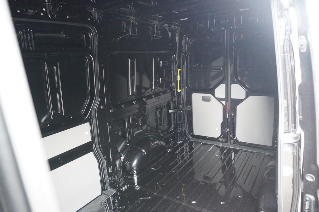 MAN TGE 35 2.0 Standaard L3 Hoog Man TGE 35 2.0 Standaard L3 Hoog Aut 2 schuifdeuren FACELIFT Commander BOMVOL! 9