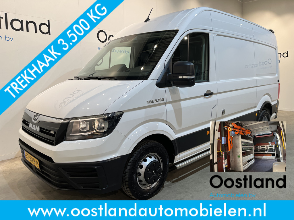 MAN TGE 50 2.0 L3H3 180 PK DL DSG Automaat / Servicebus / GVW 5.000 KG / Bott Inrichting / Swinglift Kraan / Trekhaak 3500 KG / 220V. / Euro 6 / Airco / CarPlay / Camera / Cruise Control / 53.000 KM !! C-Rijbewijs !!