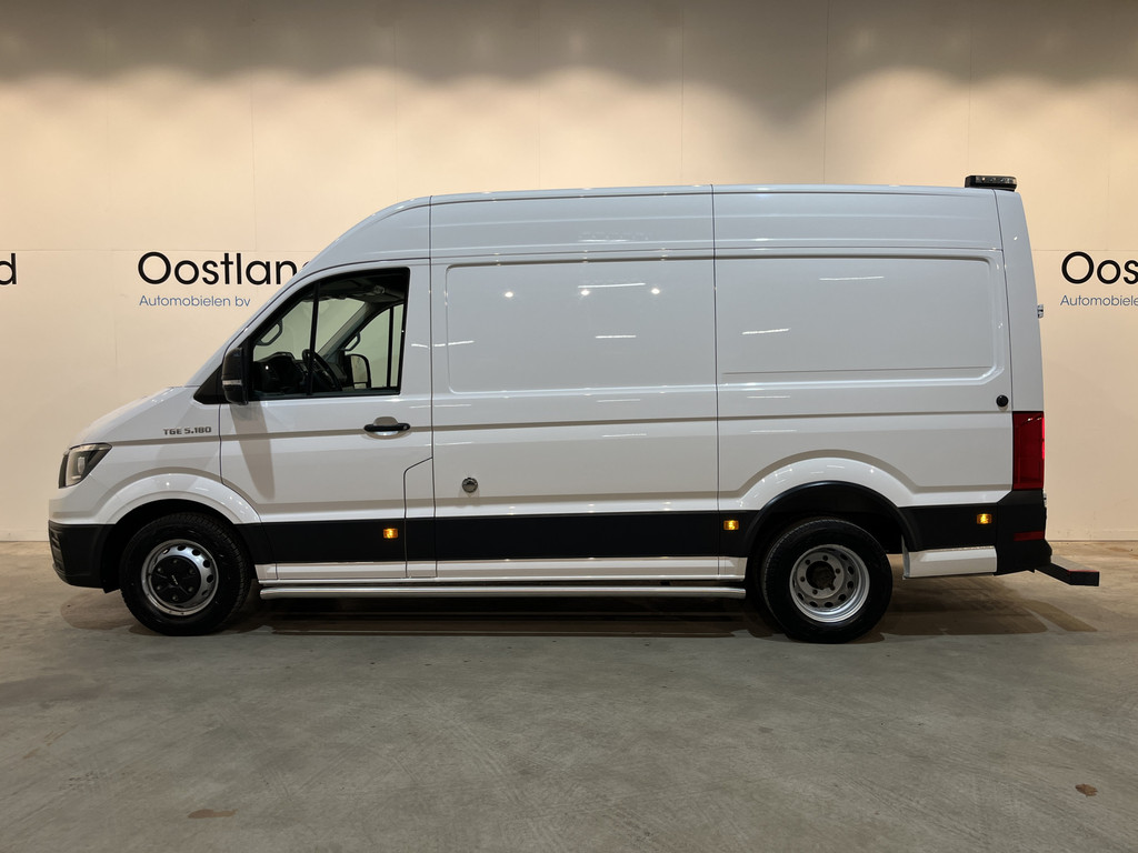 MAN TGE 50 2.0 L3H3 180 PK DL DSG Automaat / Servicebus / GVW 5.000 KG / Bott Inrichting / Swinglift Kraan / Trekhaak 3500 KG / 220V. / Euro 6 / Airco / CarPlay / Camera / Cruise Control / 53.000 KM !! C-Rijbewijs !! 5