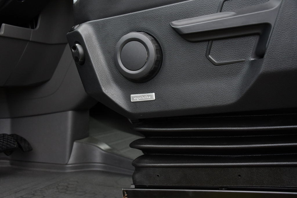 MAN TGE 3.140 35 2.0 L3H3 PB Edition Adaptieve Cruise, Carplay, Camera, Clima, NAVI, 140pk Automaat, Massage stoel, Uniek! 20