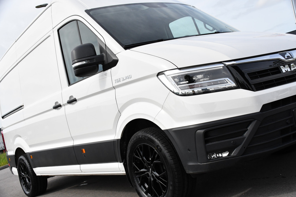 MAN TGE 3.140 35 2.0 L3H3 PB Edition Camera, Cruise, Carplay, Automaat, Sensoren, LED, 140pk, Multimedia, Sensoren, Trekhaak, 19