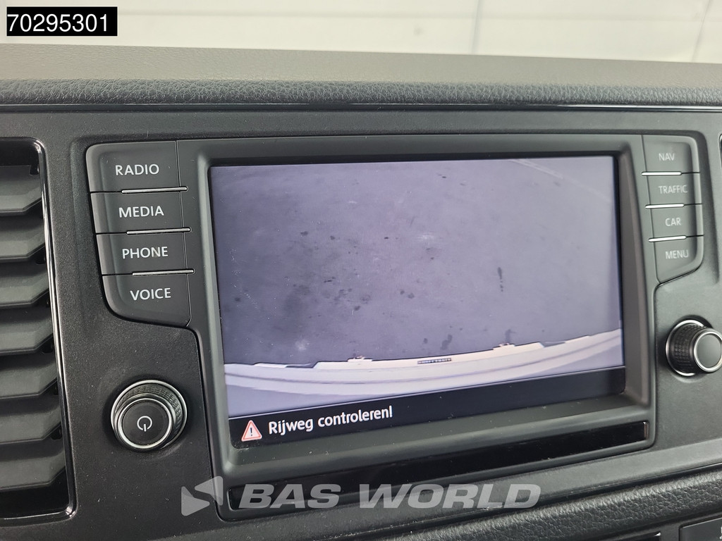 MAN TGE 3.180 Automaat Laadklep 3.5t trekhaak Dubbellucht Lat om Lat Zijdeur Navi Bakwagen Meubelbak Koffer Airco Trekhaak Cruise control 16