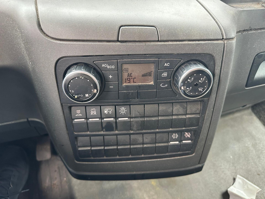 MAN TGL 8-180,EURO 6,AIRCO,199.916km,9-2014 21