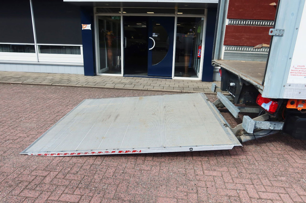 MAN TGL 12.250 Bakwagen + Laadklep DHollandia 2000 kg 13