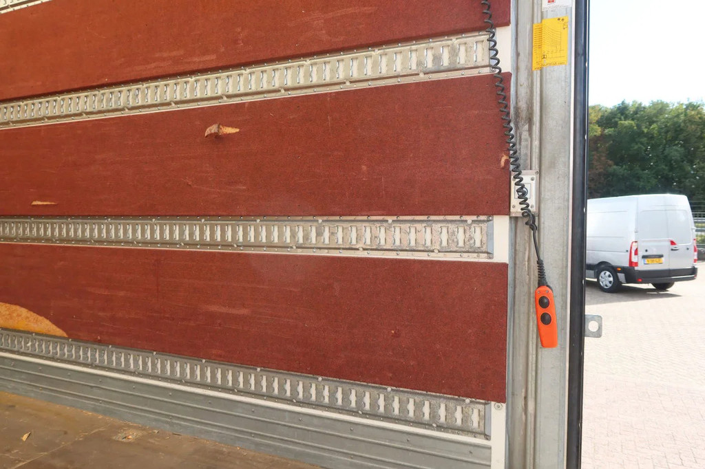 MAN TGL 12.250 Bakwagen + Laadklep DHollandia 2000 kg 15