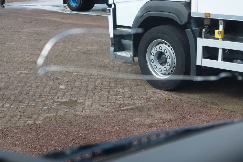 MAN TGL 12.250 Bakwagen + Laadklep DHollandia 2000 kg 20