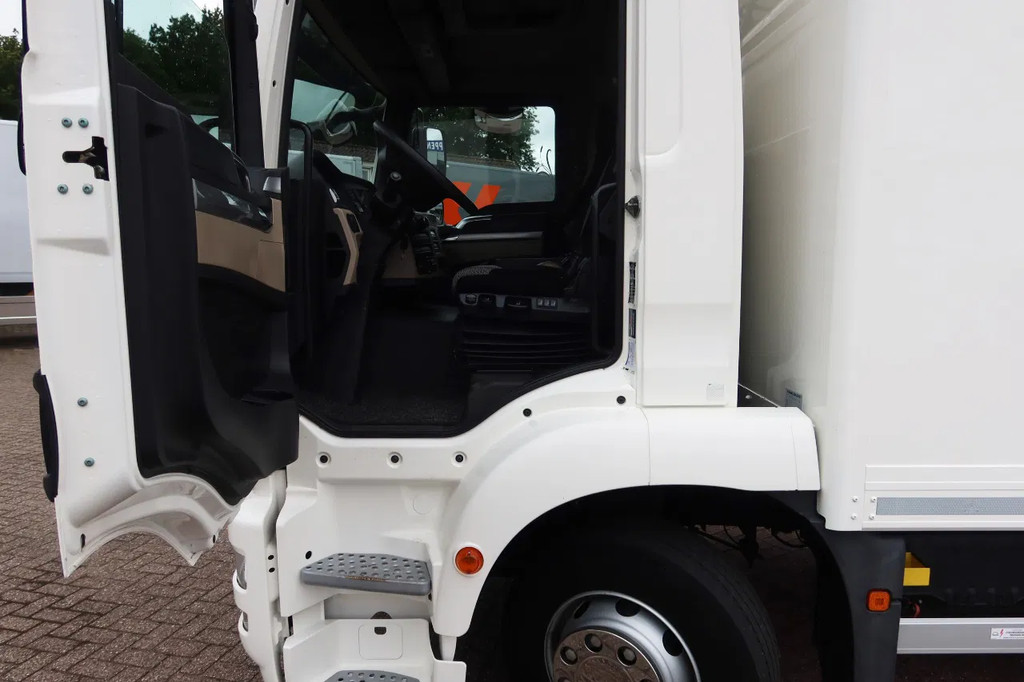 MAN TGM TGM 12.250 Dhollandia 2.000 kg Geisoleerde bak. Volledige luchtvering 10