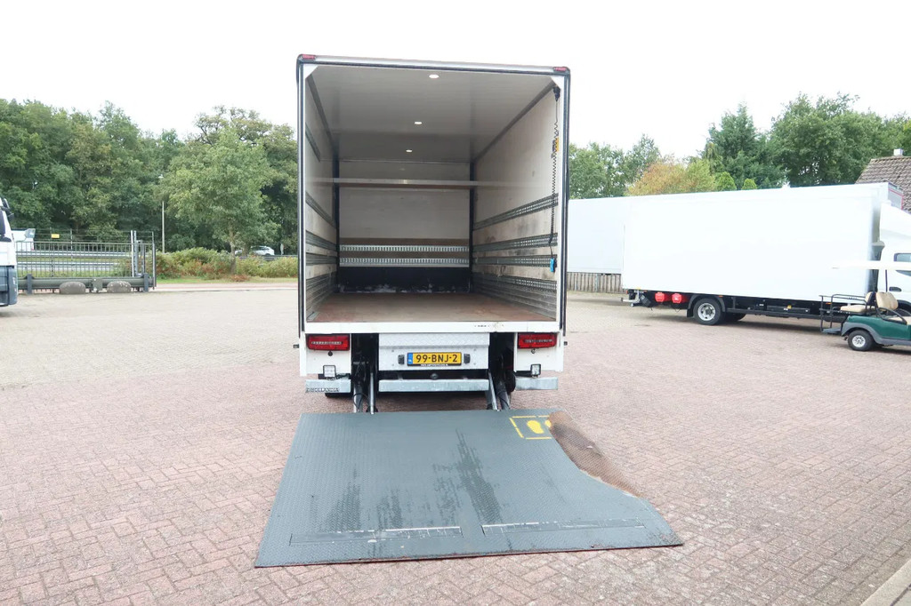 MAN TGM TGM 12.250 Dhollandia 2.000 kg Geisoleerde bak. Volledige luchtvering 15