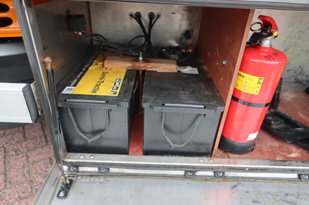 MAN TGM TGM 12.250 Dhollandia 2.000 kg Geisoleerde bak. Volledige luchtvering 18