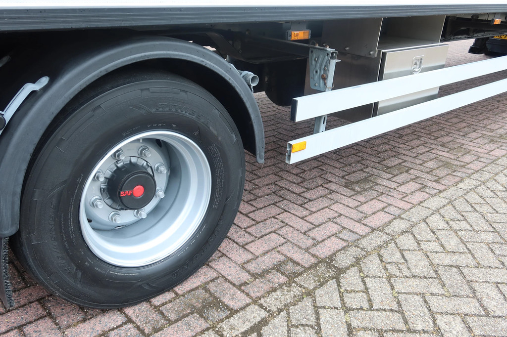 MAN TGM 15.290 Trekker + Heiwo city trailer geisoleerd + klep DHollandia 2000kg 17