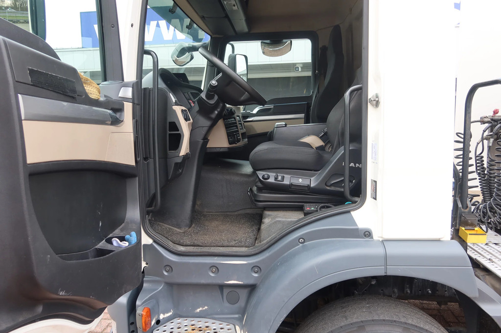 MAN TGM 15.290 Trekker + Heiwo city trailer geisoleerd + klep DHollandia 2000kg 9