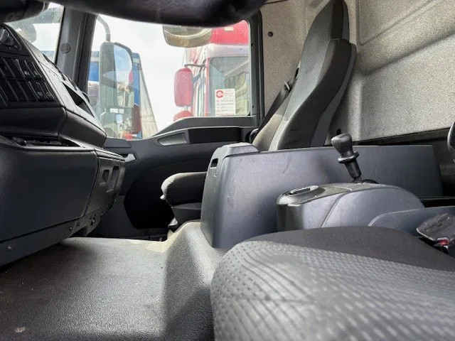 MAN TGM 18.250 BL WITH PLYWOOD CLOSED BOX AND LOADING PLATFORM (EURO 5 / AS-TRONIC / AIRCONDITIONING / COMPLETE SPOILERSET / ENGINE PROBLEM!!) 10