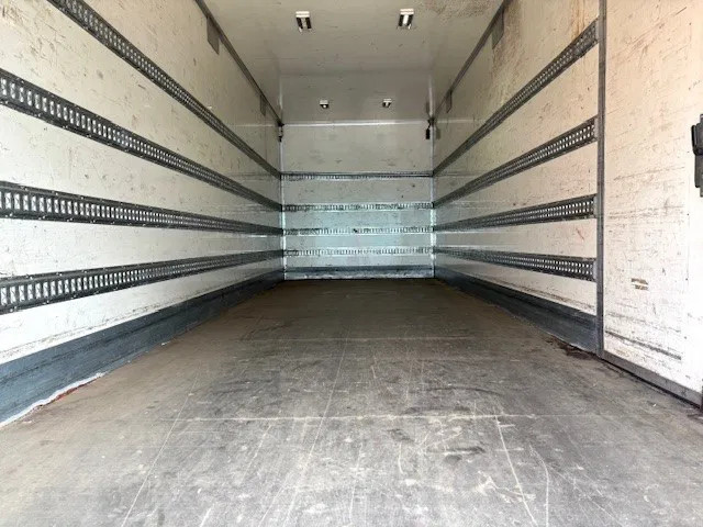 MAN TGM 18.250 BL WITH PLYWOOD CLOSED BOX AND LOADING PLATFORM (EURO 5 / AS-TRONIC / AIRCONDITIONING / COMPLETE SPOILERSET / ENGINE PROBLEM!!) 11