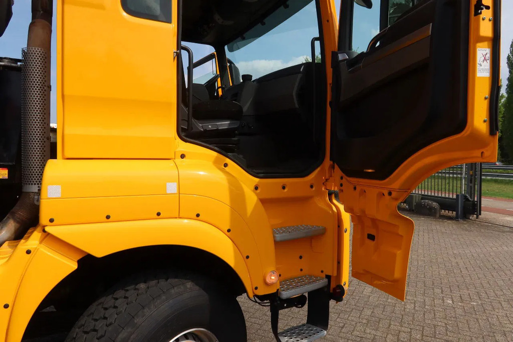 MAN TGS 33.420 2 Zijdige kipper + kraan 6x6 Stuur as 20