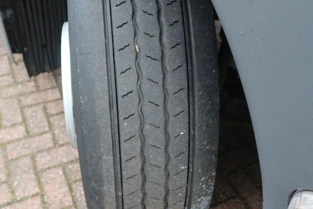 MAN TGX 18 .340 4x2 Full air Chassis, twist locks 10