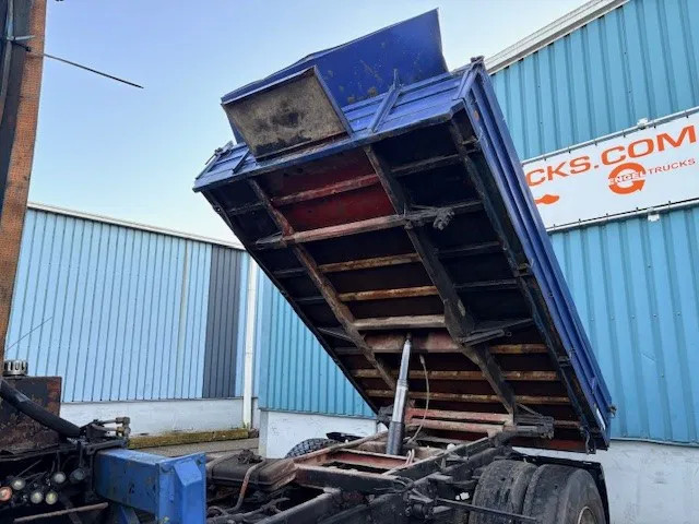 Mercedes-Benz 1617 C 4x2 KIPPER WITH CRANE (6-CILINDER ENGINE / MANUAL GEARBOX / FULL STEEL SUSPENSION) 10