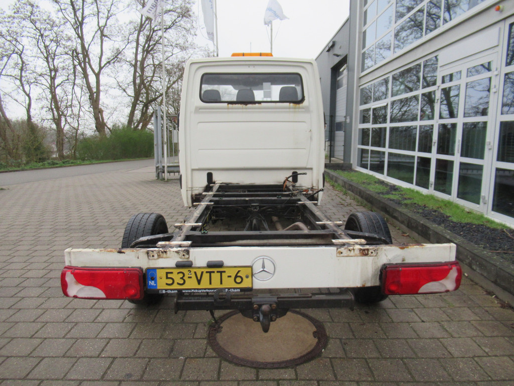 Mercedes-Benz 309 CDI Right Hand Drive Chassis 366 PTO 7