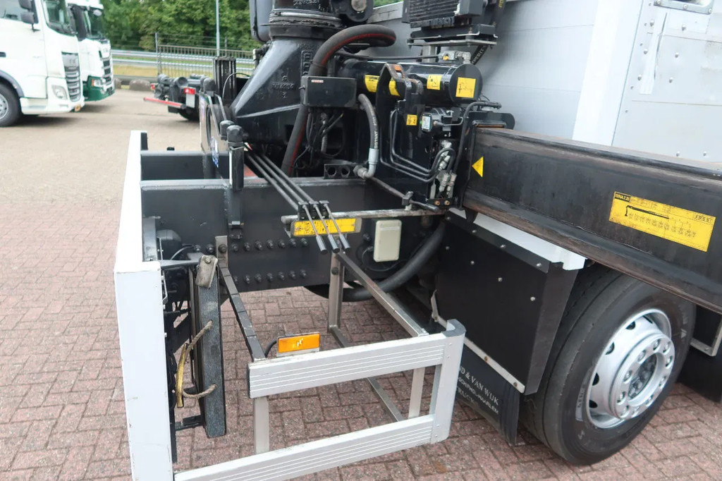 Mercedes-Benz ANTOS 2830 Kraanwagen open Laadbak Fassi F295 + FLY-JIB 13