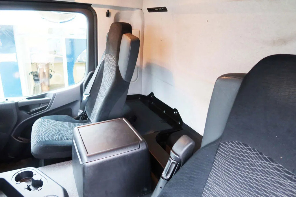 Mercedes-Benz Actros 1840 L Bakwagen + Bar klep 2000 KG + Geïsoleerde bak 14