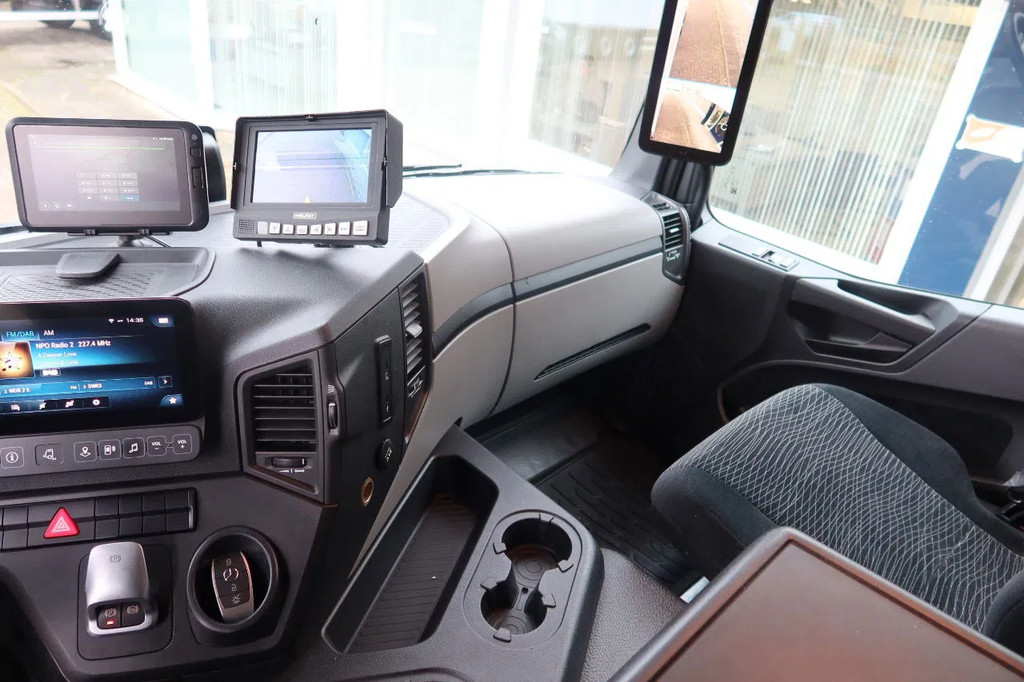 Mercedes-Benz Actros 1840 L Bakwagen + Bar klep 2000 KG + Geïsoleerde bak 15