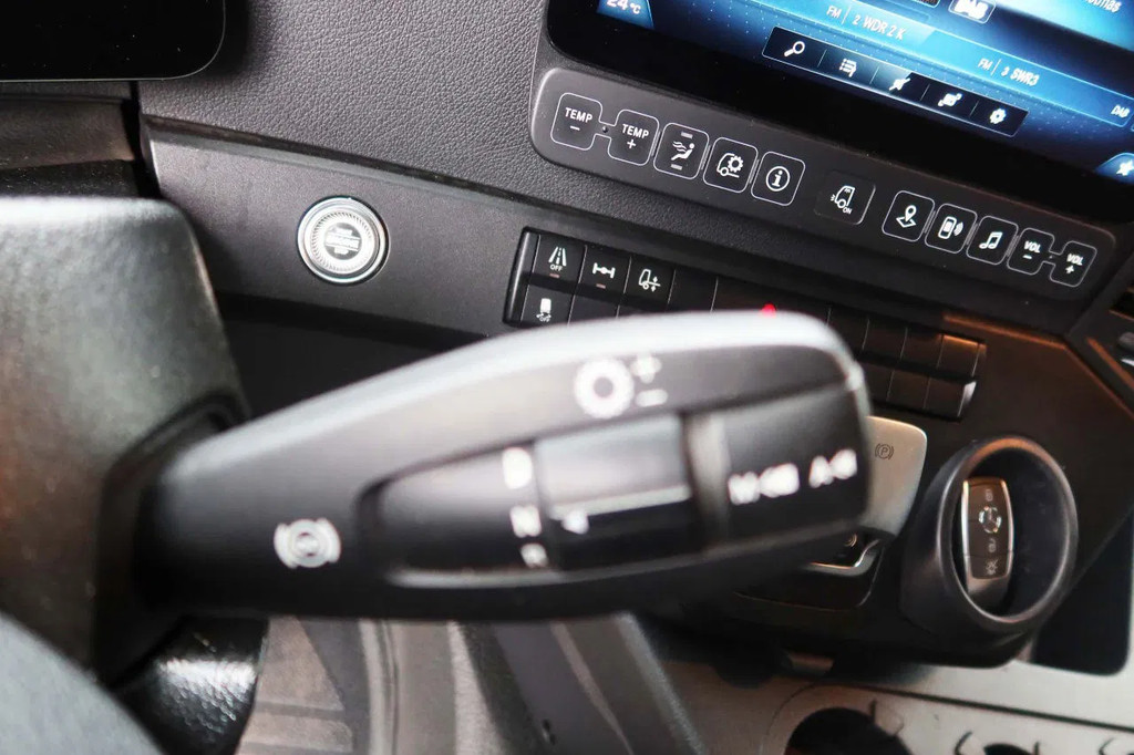 Mercedes-Benz Actros 1840 L Bakwagen + Bar klep 2000 KG + Geïsoleerde bak 20