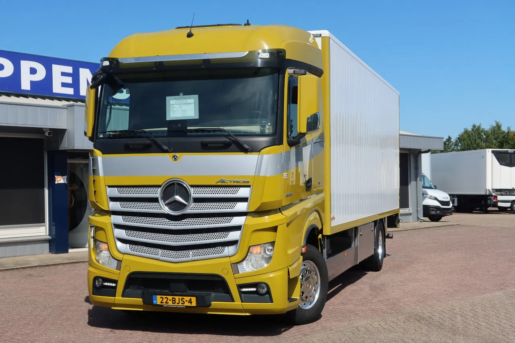 Mercedes-Benz Actros 1933 L Aluminium Bakwagen , Horse / tracing truck. Met deuren + 1 bed. 13