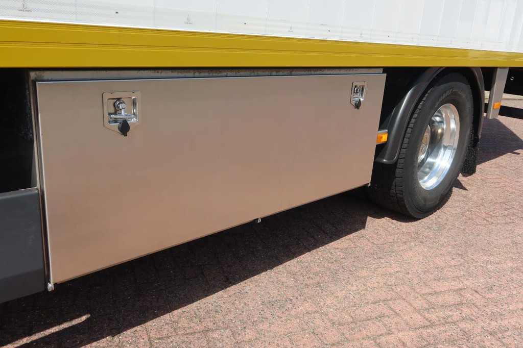 Mercedes-Benz Actros 1933 L Aluminium Bakwagen , Horse / tracing truck. Met deuren + 1 bed. 20