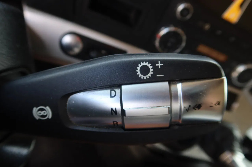 Mercedes-Benz Actros 1933 L Aluminium Bakwagen , Horse / tracing truck. Met deuren + 1 bed. 8