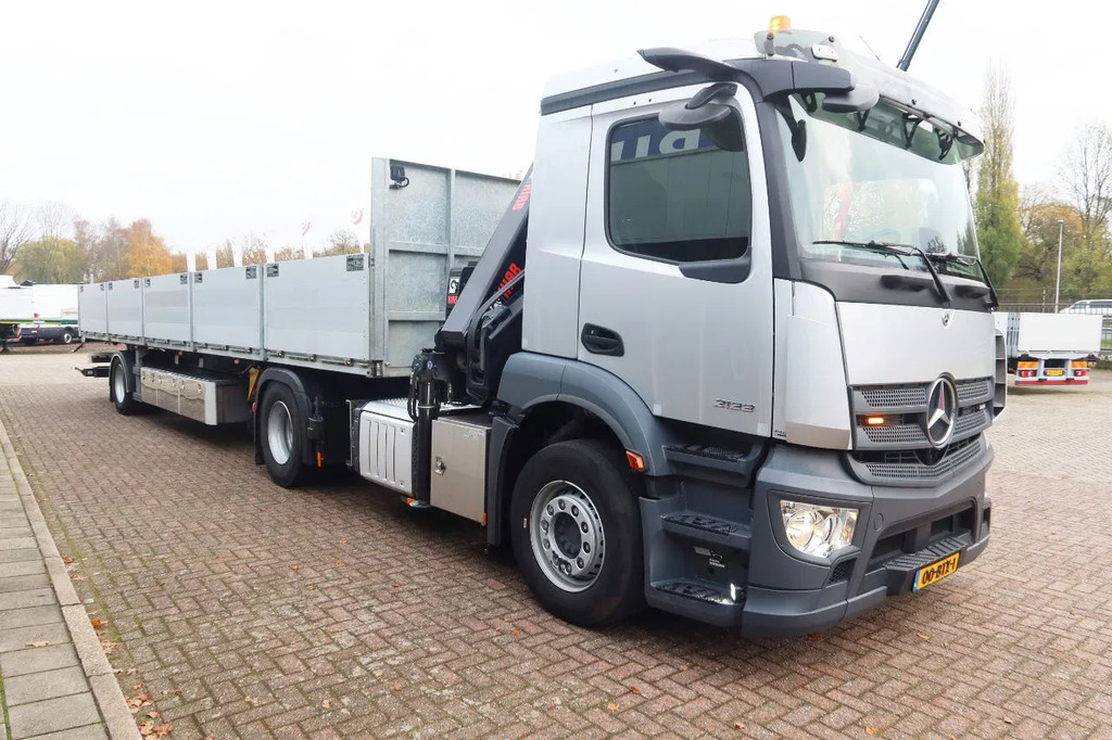 Mercedes-Benz Actros 2133 L Trekker + Hiab Kraan met City Trailer: OT-92-VD 11