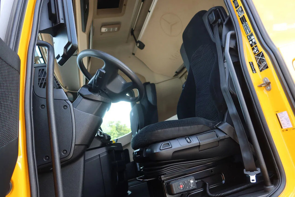 Mercedes-Benz Actros 2642 LL Chassis Cabine Giga space 12