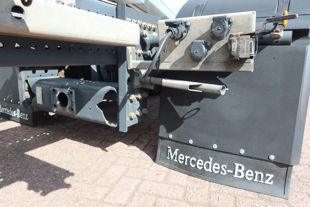 Mercedes-Benz Actros 2642 LL Chassis Cabine Giga space 18