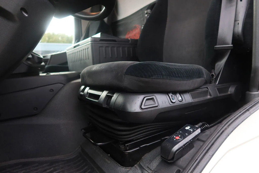 Mercedes-Benz Actros 1830 Bak + Dhollandia klep 2000 KG + rolstops. 17