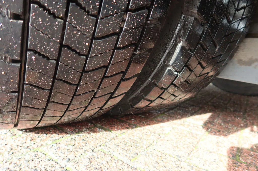 Mercedes-Benz Actros 1830 Bak + Dhollandia klep 2000 KG + rolstops. 9