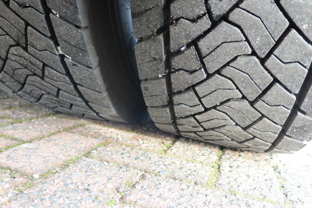 Mercedes-Benz Actros 1840 L Bkawagen+ BAR klep 2.000kg met Gesioleerde bak 19