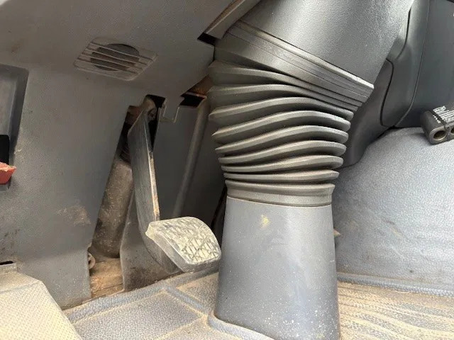 Mercedes-Benz Actros 1840 LS (MP1) (EPS WITH CLUTCH (3 PEDALS) / RETARDER / ROOF SPOILER / ETC.) 10