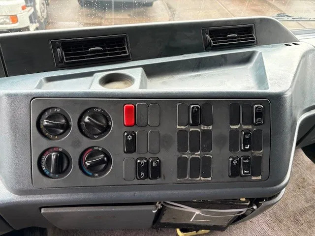 Mercedes-Benz Actros 1843 LS (MP1) (EPS WITH CLUTCH (3 PEDALS) / AIRCONDITIONING / SUNVISOR / ETC.) 10