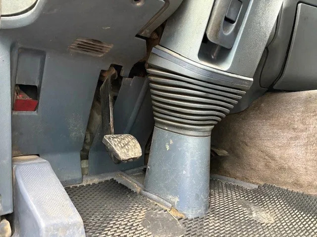 Mercedes-Benz Actros 1843 LS (MP1) (EPS WITH CLUTCH (3 PEDALS) / AIRCONDITIONING / SUNVISOR / ETC.) 9