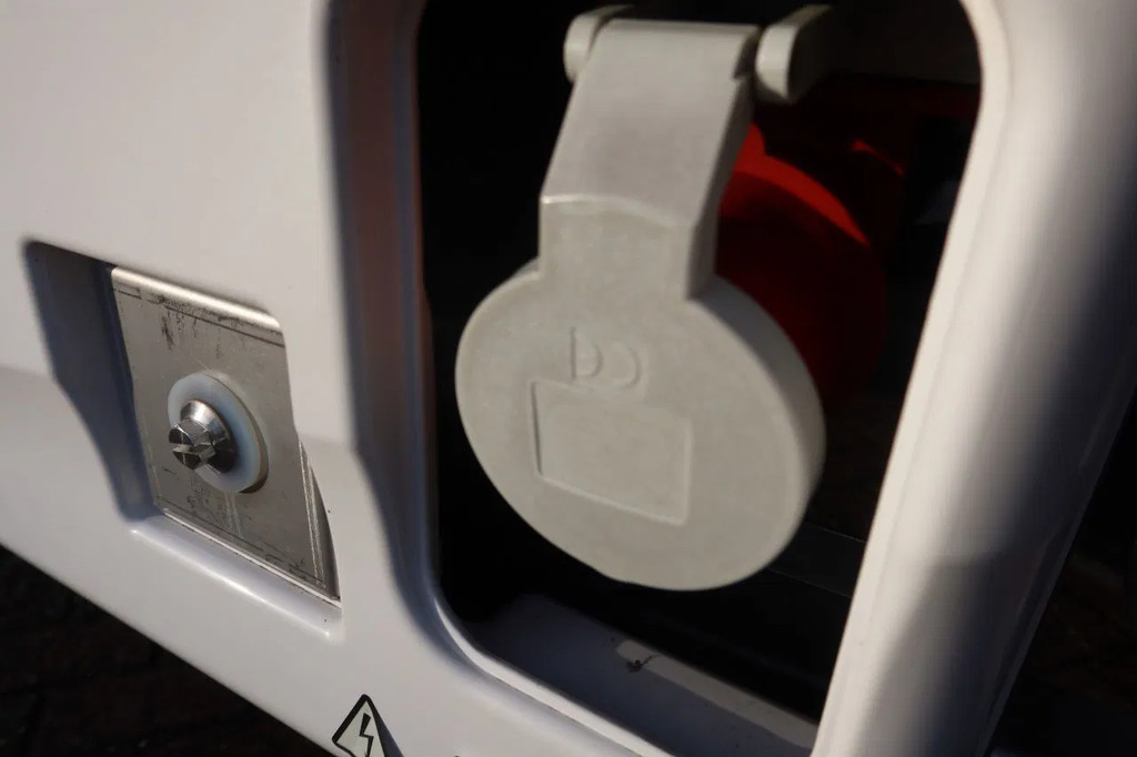 Mercedes-Benz Actros 1936 LL Koel/Vries Bi-Temp 17