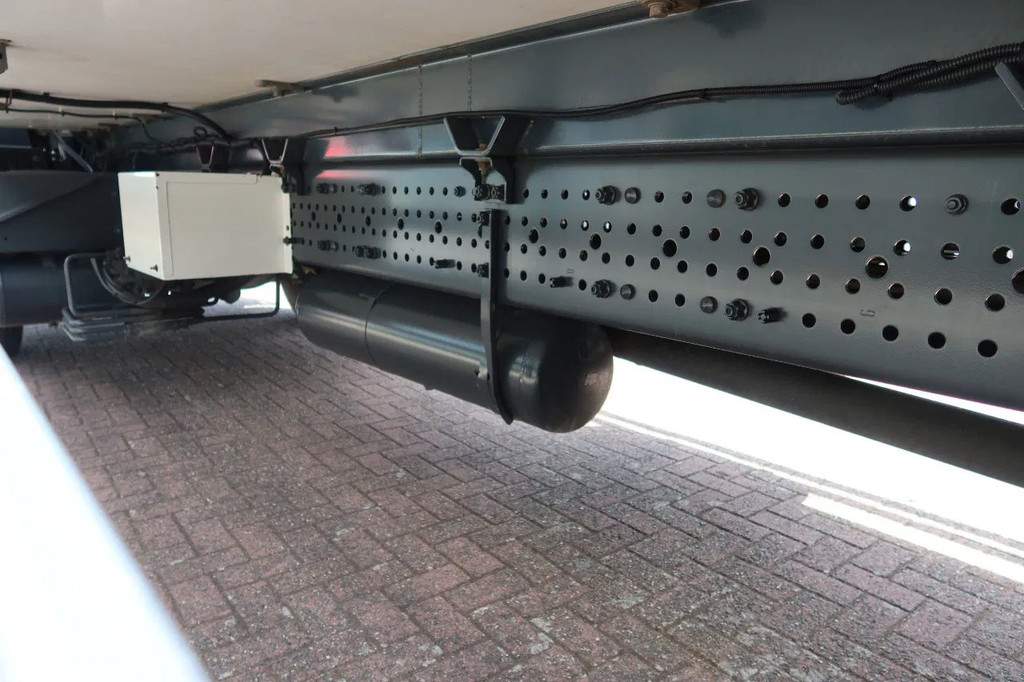 Mercedes-Benz Actros 2530 L Koel/Vries + Laadklep DHollandia 2500kg 20