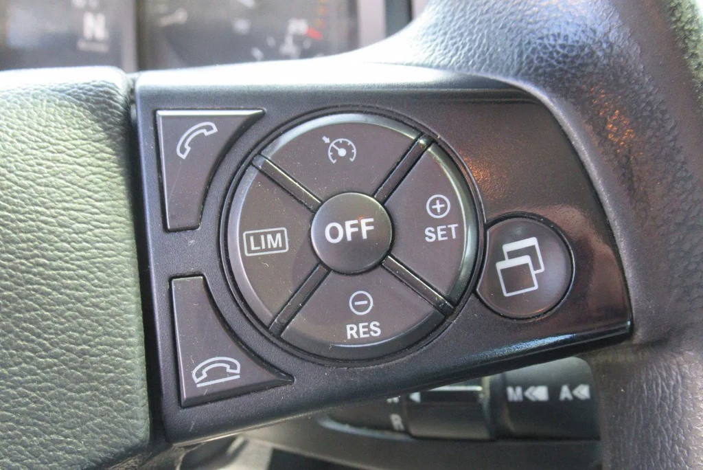 Mercedes-Benz Antos 1833 L 10