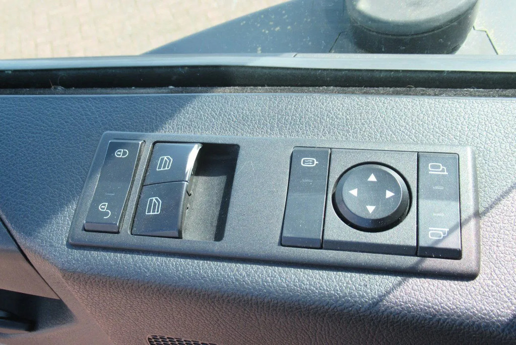 Mercedes-Benz Antos 1833 L 12